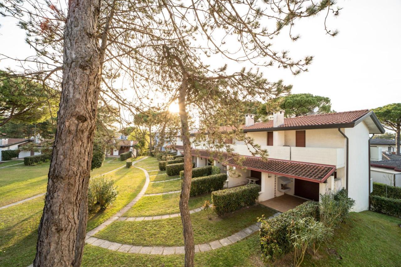 Villaggio Club Dei Pini Bibione Exterior photo