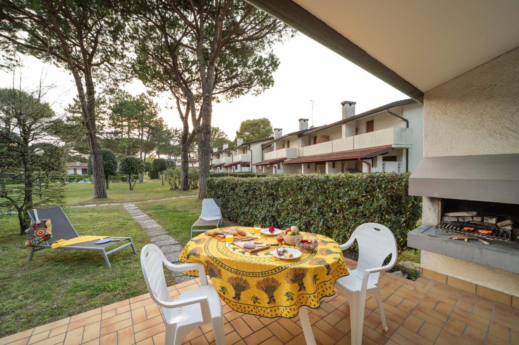 Villaggio Club Dei Pini Bibione Exterior photo