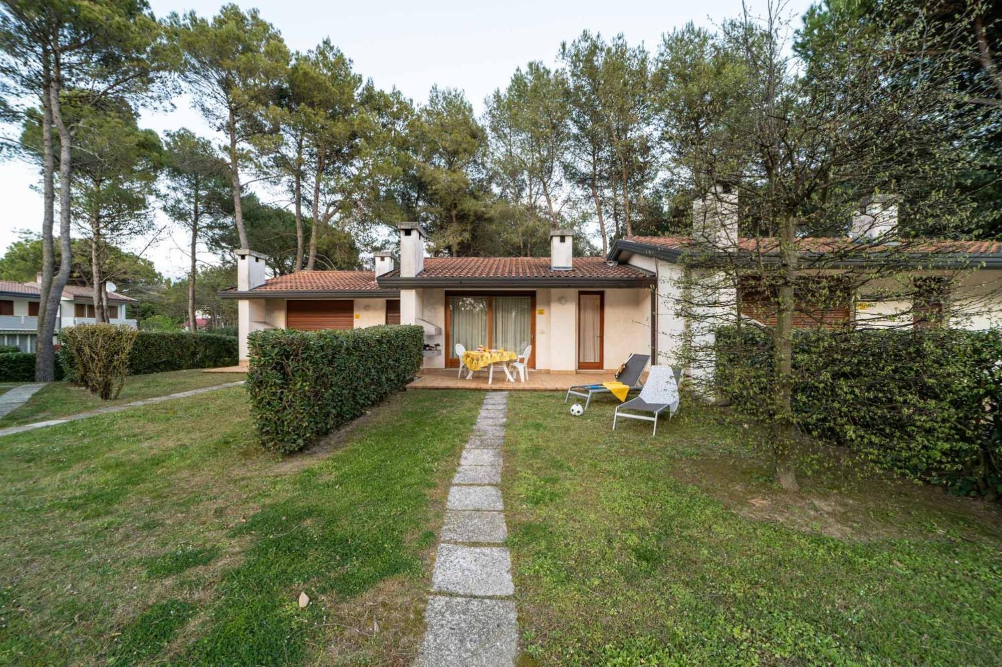 Villaggio Club Dei Pini Bibione Exterior photo